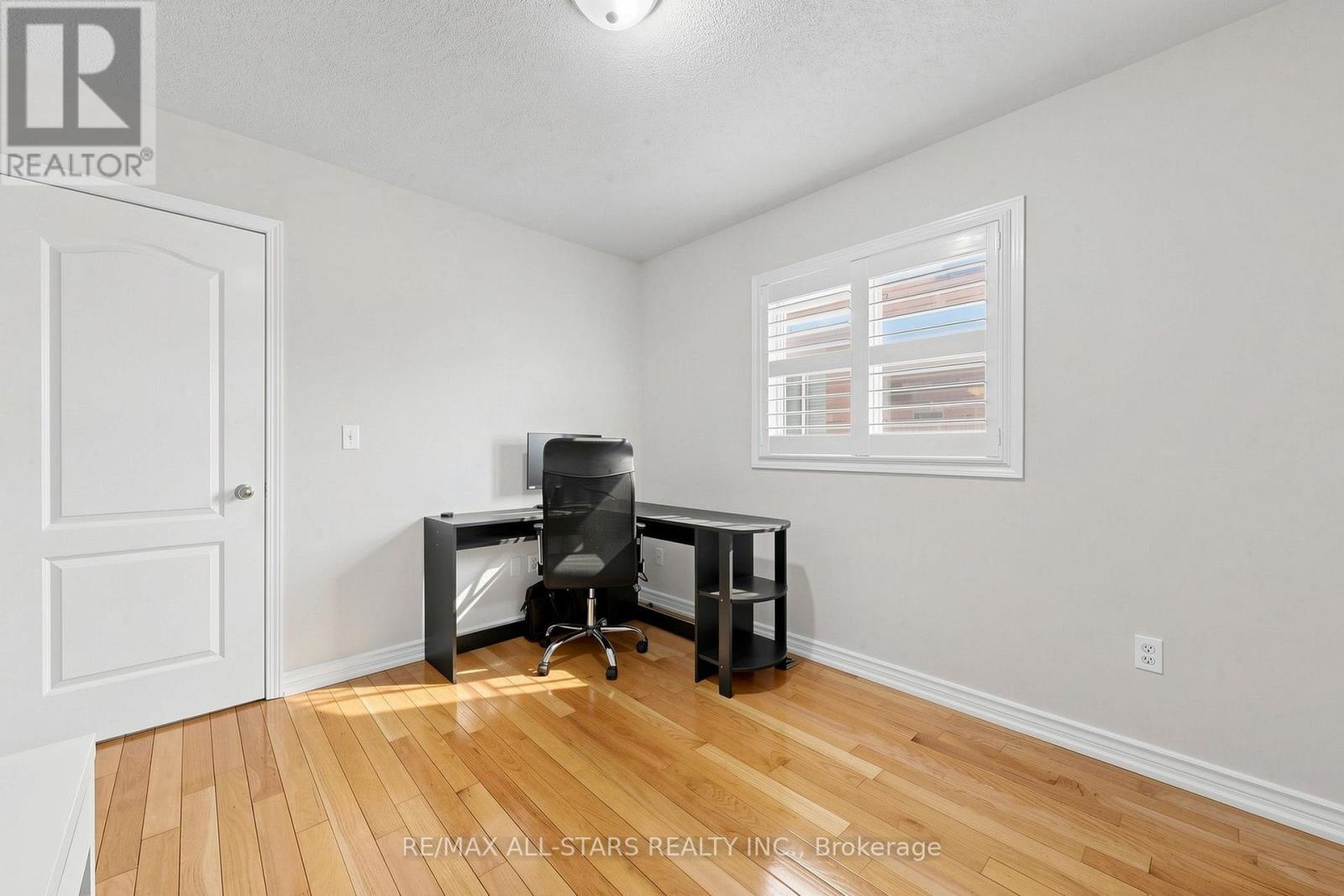 13 Boulderbrook Drive, Toronto, ON - Indoor