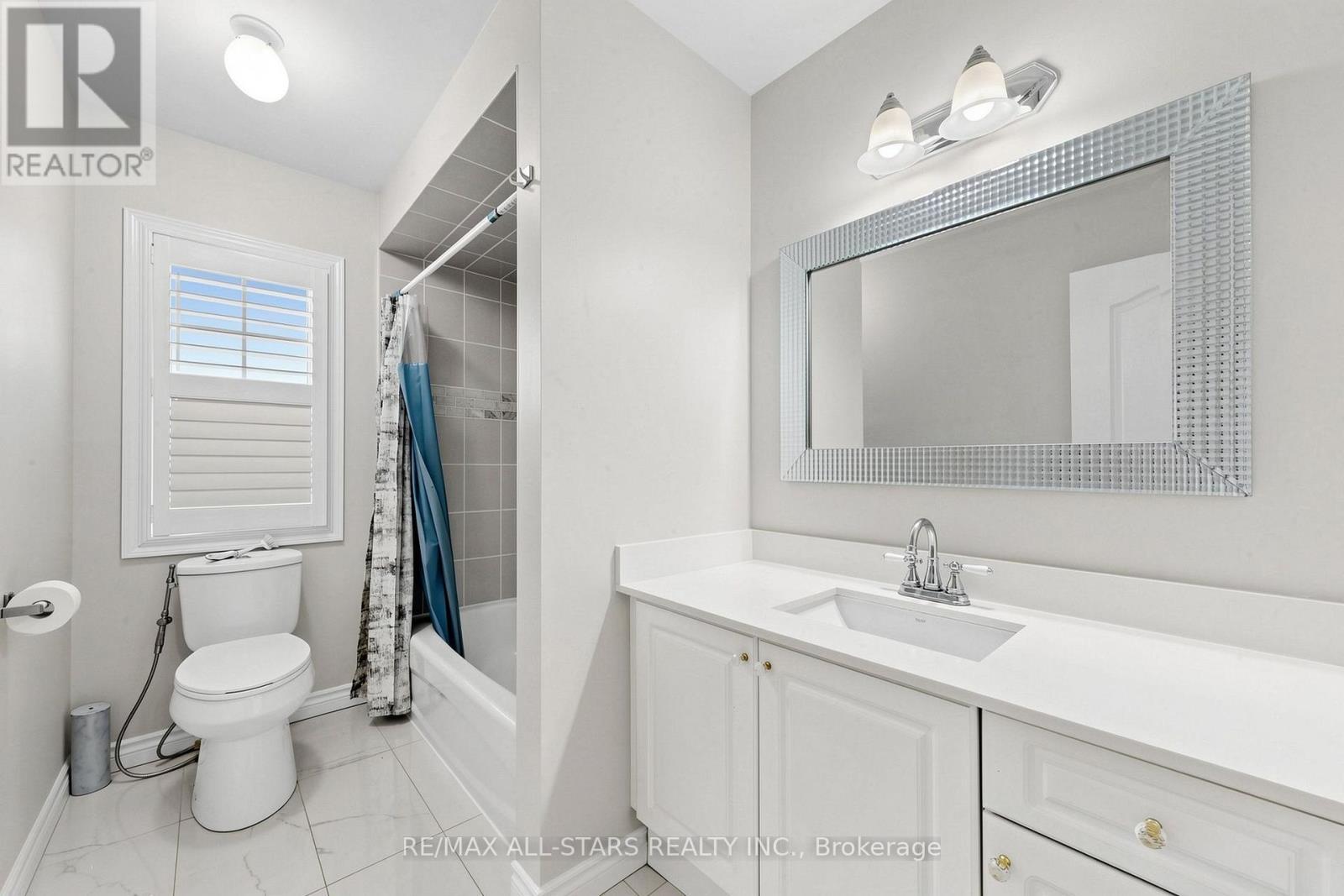 13 Boulderbrook Drive, Toronto, ON - Indoor Photo Showing Bathroom