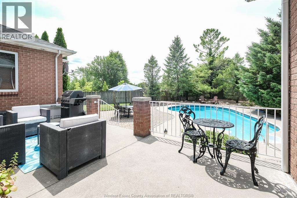 1747 Chornoby Crescent, Tecumseh, ON - Outdoor With In Ground Pool