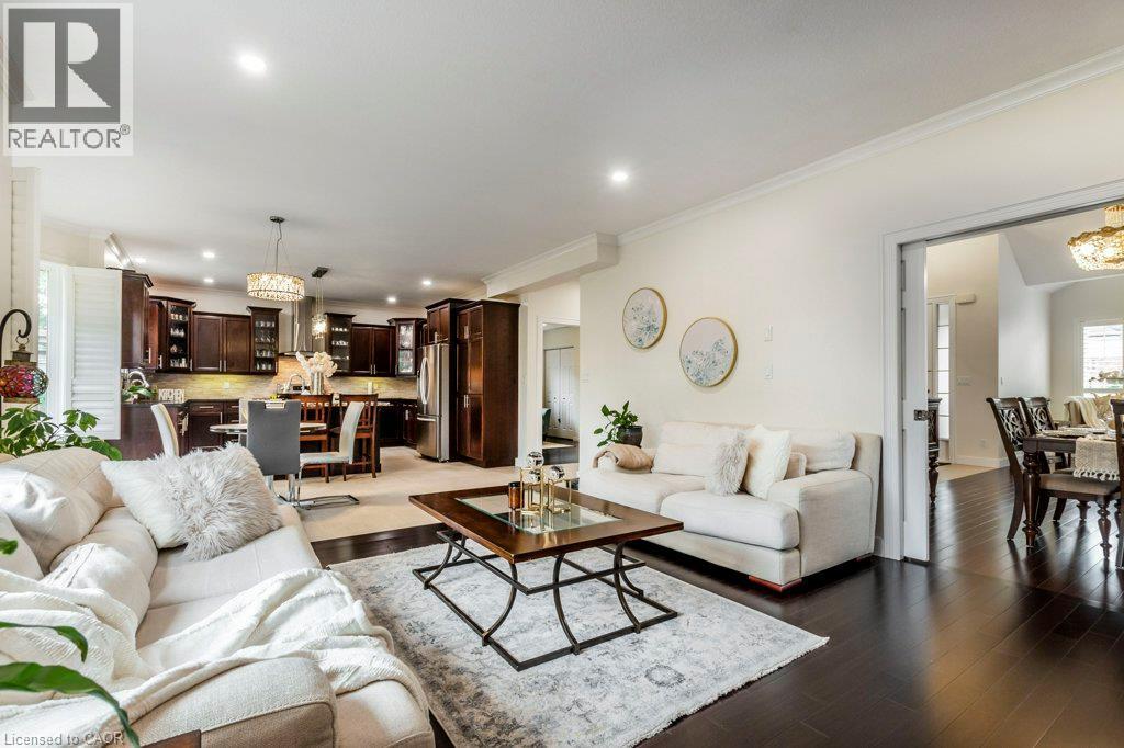 14 Anastasia Drive, Kitchener, ON - Indoor Photo Showing Living Room