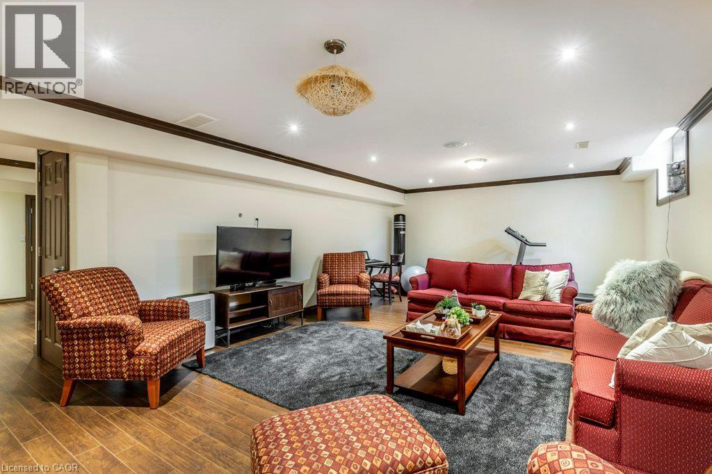14 Anastasia Drive, Kitchener, ON - Indoor Photo Showing Living Room