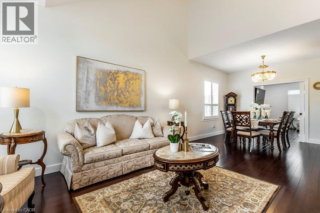 14 Anastasia Drive, Kitchener, ON - Indoor Photo Showing Living Room
