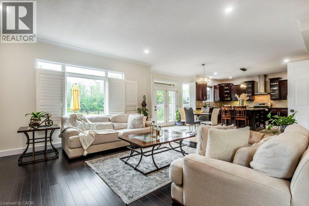 14 Anastasia Drive, Kitchener, ON - Indoor Photo Showing Living Room
