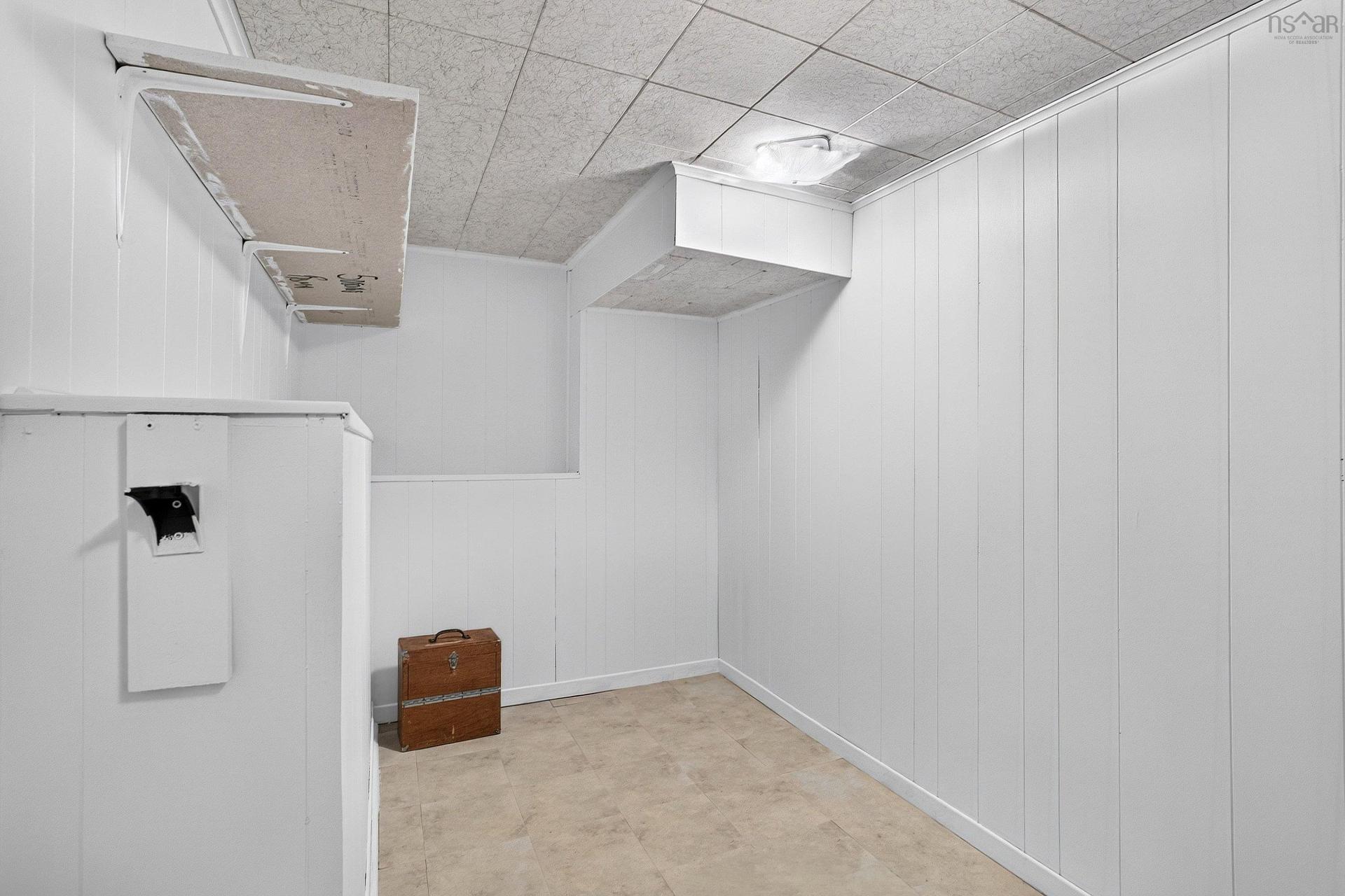 15 Cranston Ave,, Dartmouth, NS - Indoor