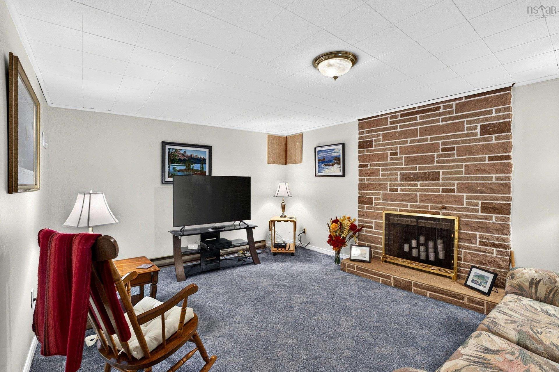15 Cranston Ave,, Dartmouth, NS - Indoor Photo Showing Living Room With Fireplace