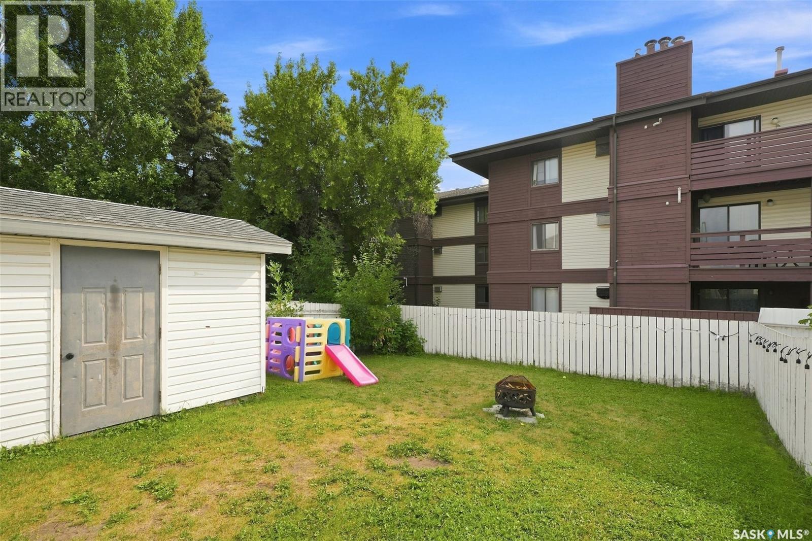 114 - 116 Barber Crescent, Saskatoon, SK - Outdoor