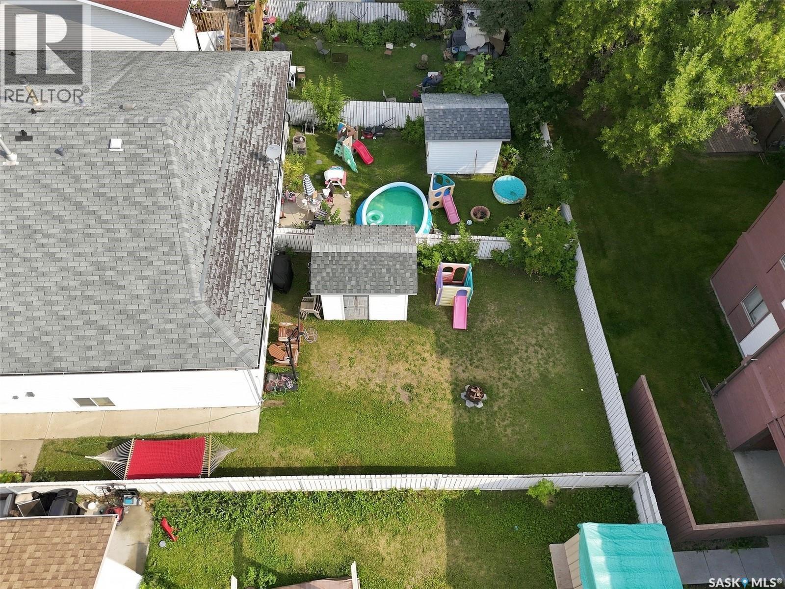 114 - 116 Barber Crescent, Saskatoon, SK - Outdoor