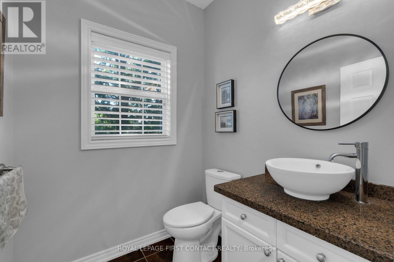 43 Vanderpost Crescent, Essa, ON - Indoor Photo Showing Bathroom