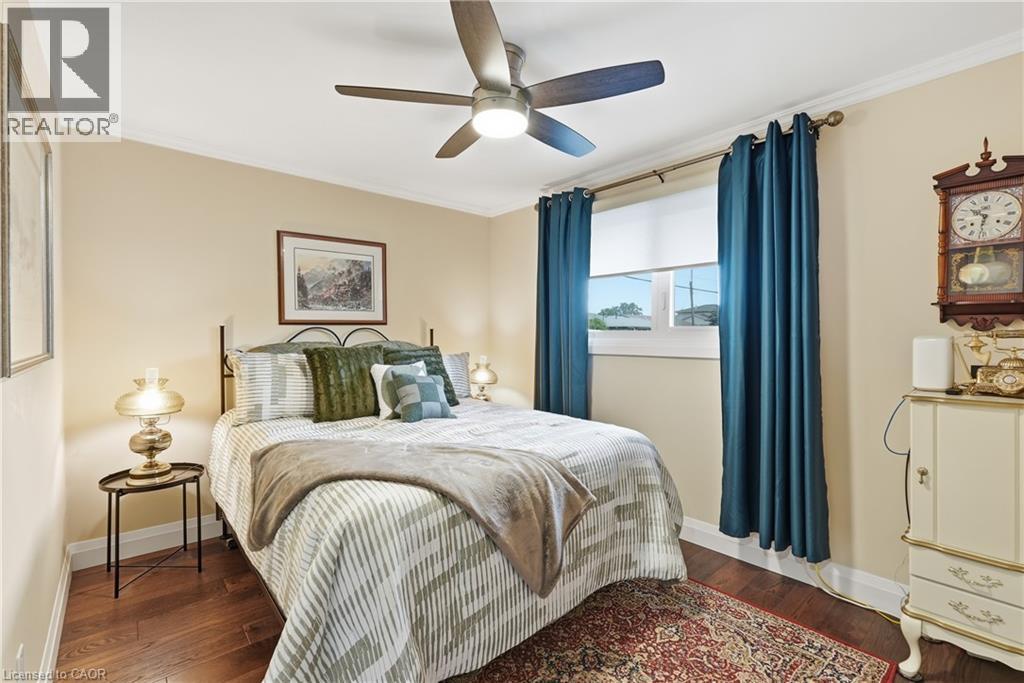 58 Moxley Drive, Hamilton, ON - Indoor Photo Showing Bedroom