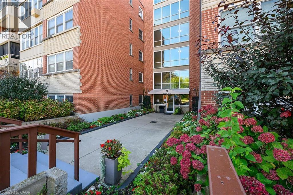 9 Grant Boulevard Unit# 107, Dundas, ON - Outdoor