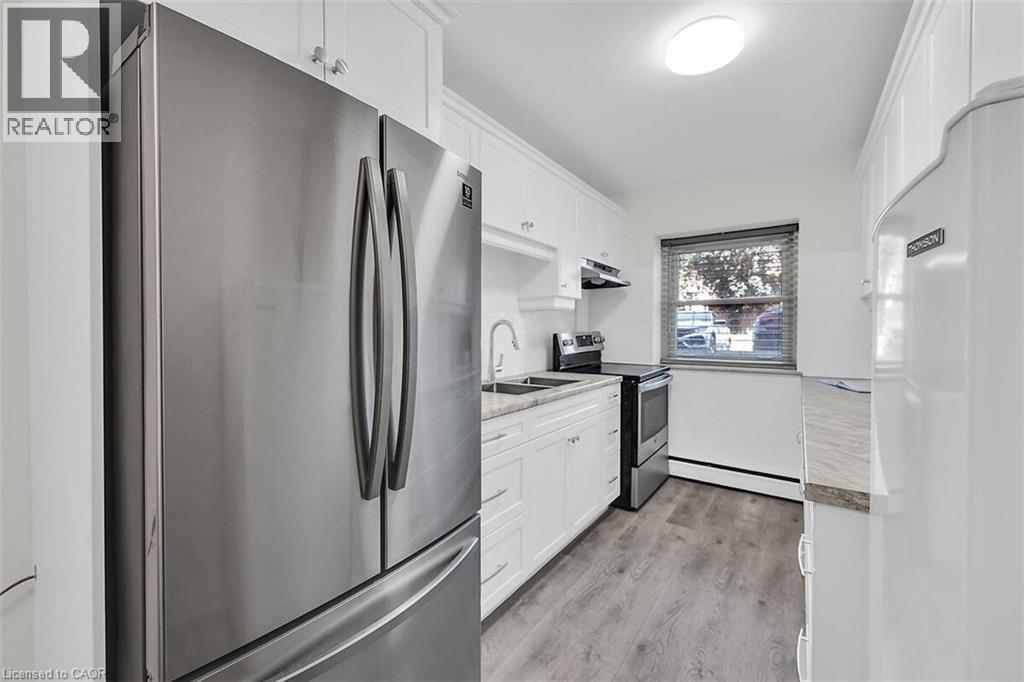 9 Grant Boulevard Unit# 107, Dundas, ON - Indoor Photo Showing Kitchen With Stainless Steel Kitchen