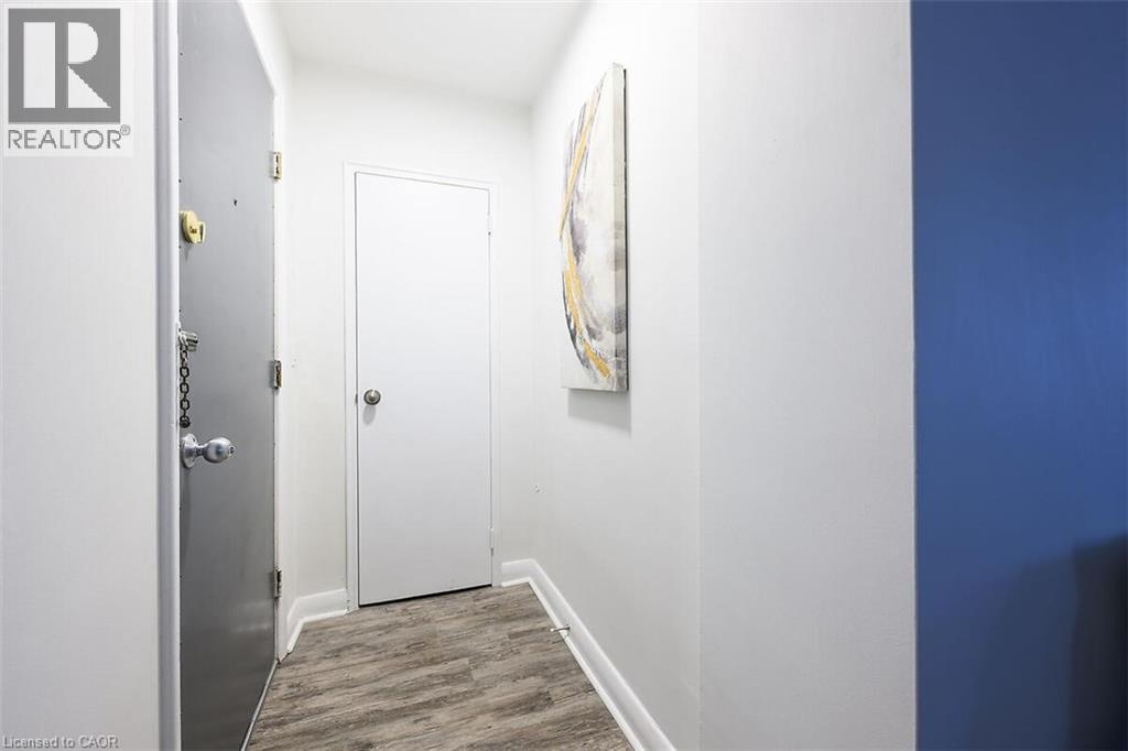 9 Grant Boulevard Unit# 107, Dundas, ON - Indoor Photo Showing Other Room