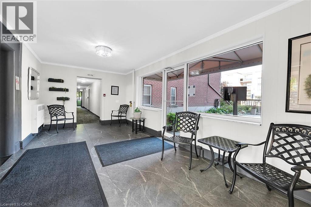 9 Grant Boulevard Unit# 107, Dundas, ON - Indoor Photo Showing Other Room