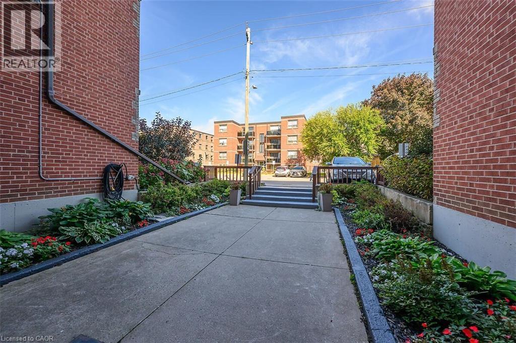 9 Grant Boulevard Unit# 107, Dundas, ON - Outdoor
