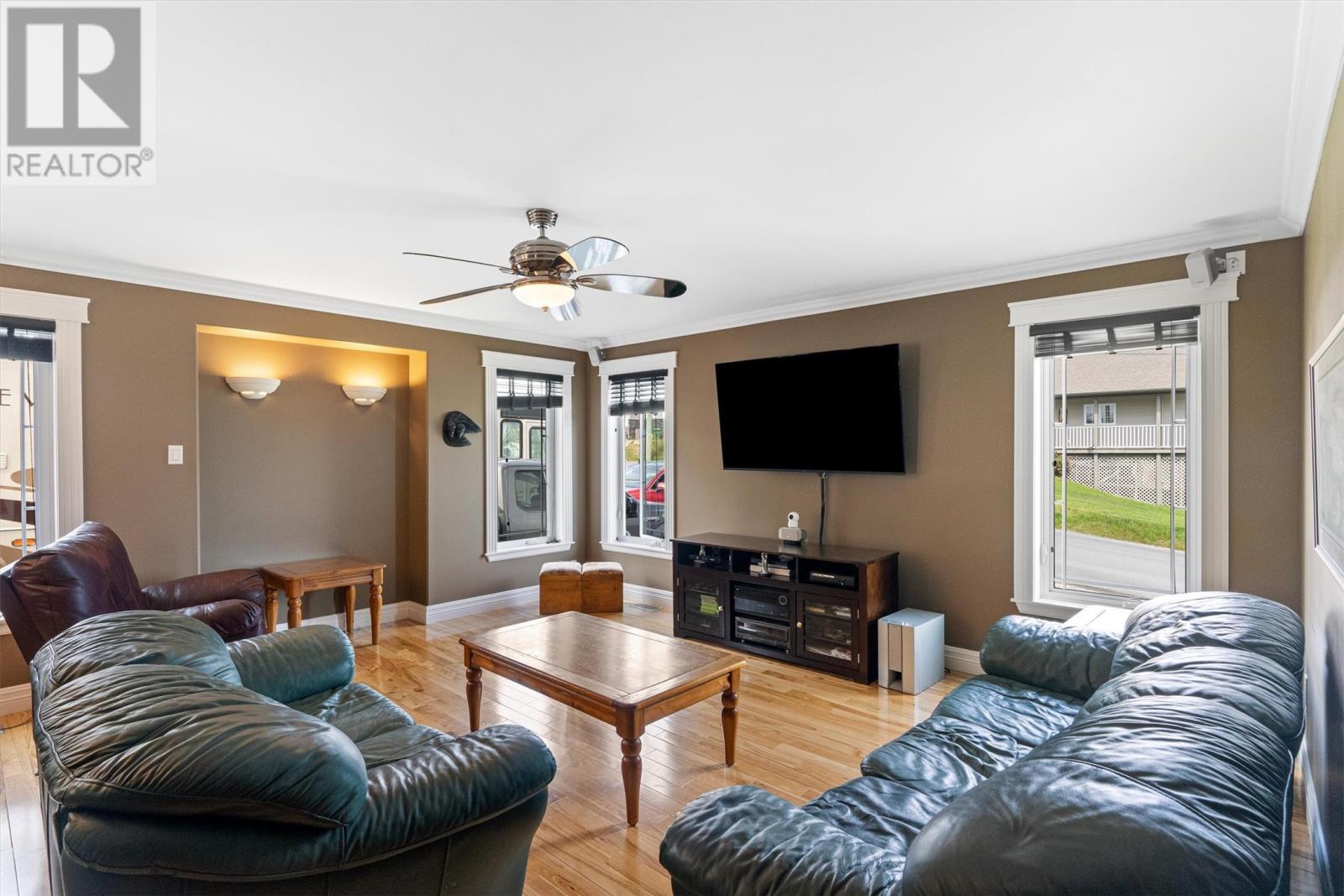35 Alexander Crescent, Glovertown, NL - Indoor Photo Showing Living Room