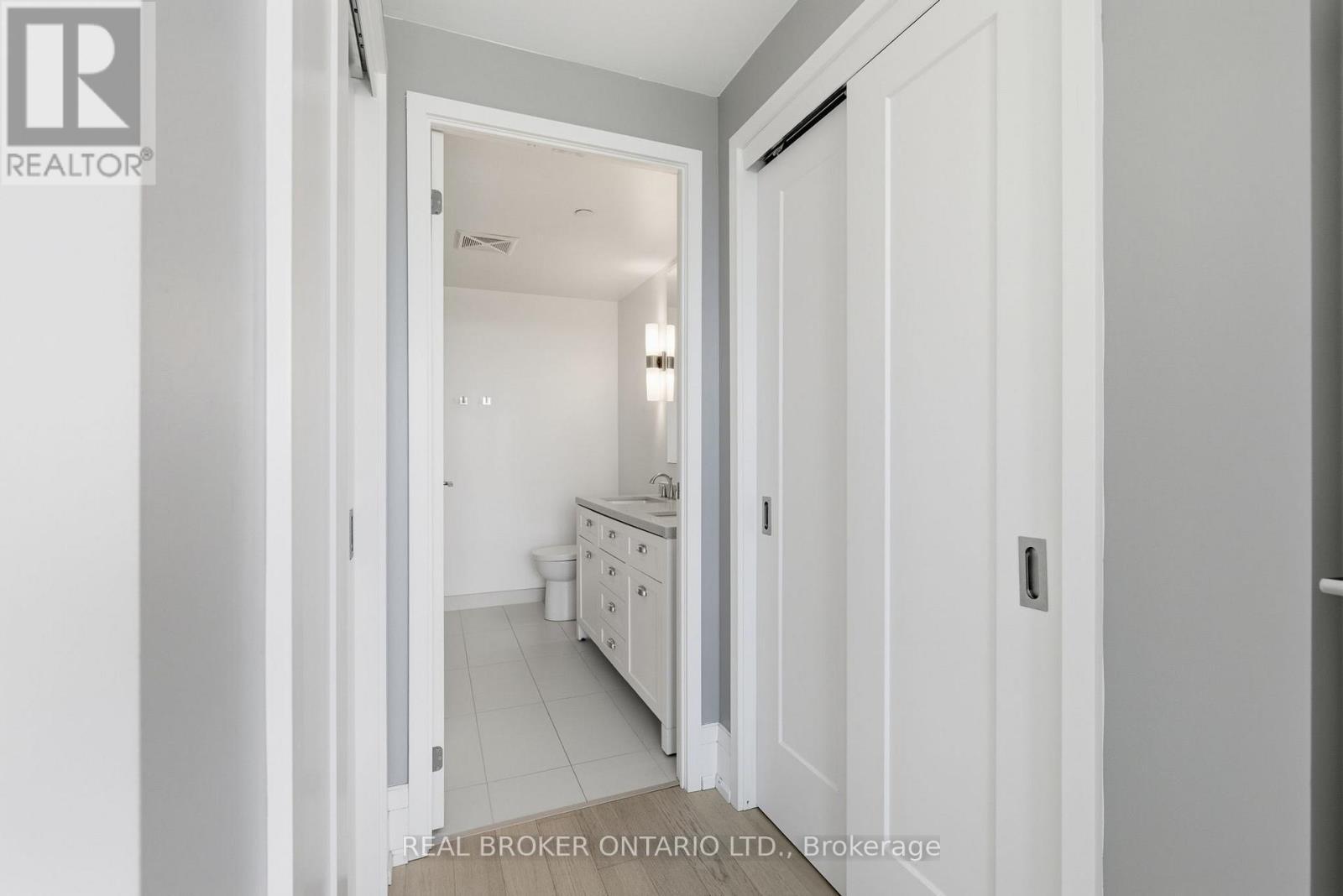 606 - 25 Malcolm Road, Toronto, ON - Indoor Photo Showing Other Room
