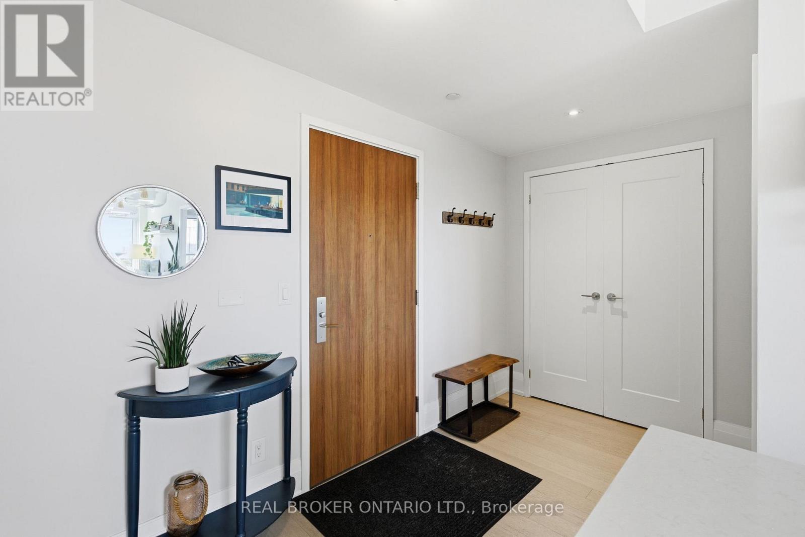606 - 25 Malcolm Road, Toronto, ON - Indoor Photo Showing Other Room