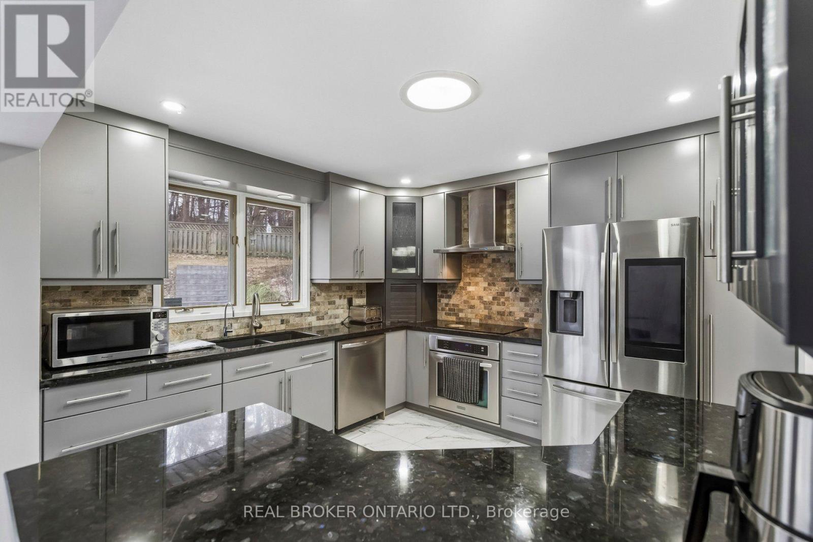 3 Chicopee Terrace, Kitchener, ON - Indoor Photo Showing Kitchen With Double Sink With Upgraded Kitchen
