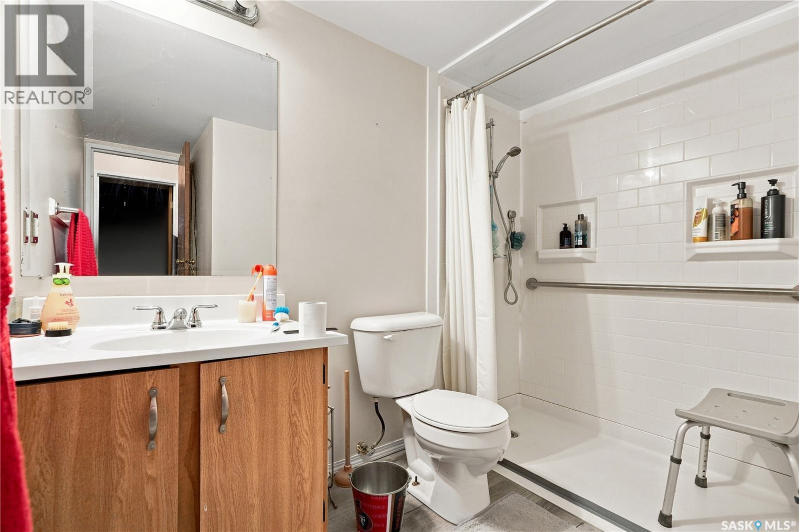 216 425 115Th Street E, Saskatoon, SK - Indoor Photo Showing Bathroom