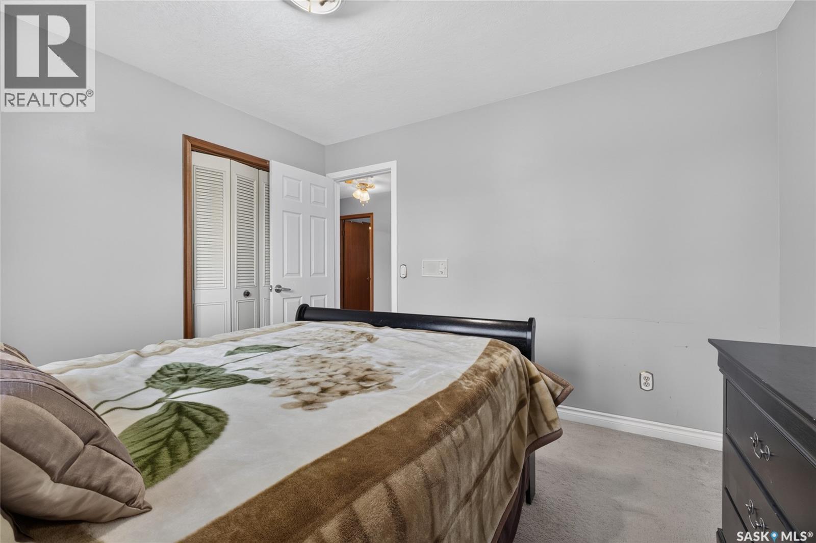 2054 Braun Bay, Regina, SK - Indoor Photo Showing Bedroom