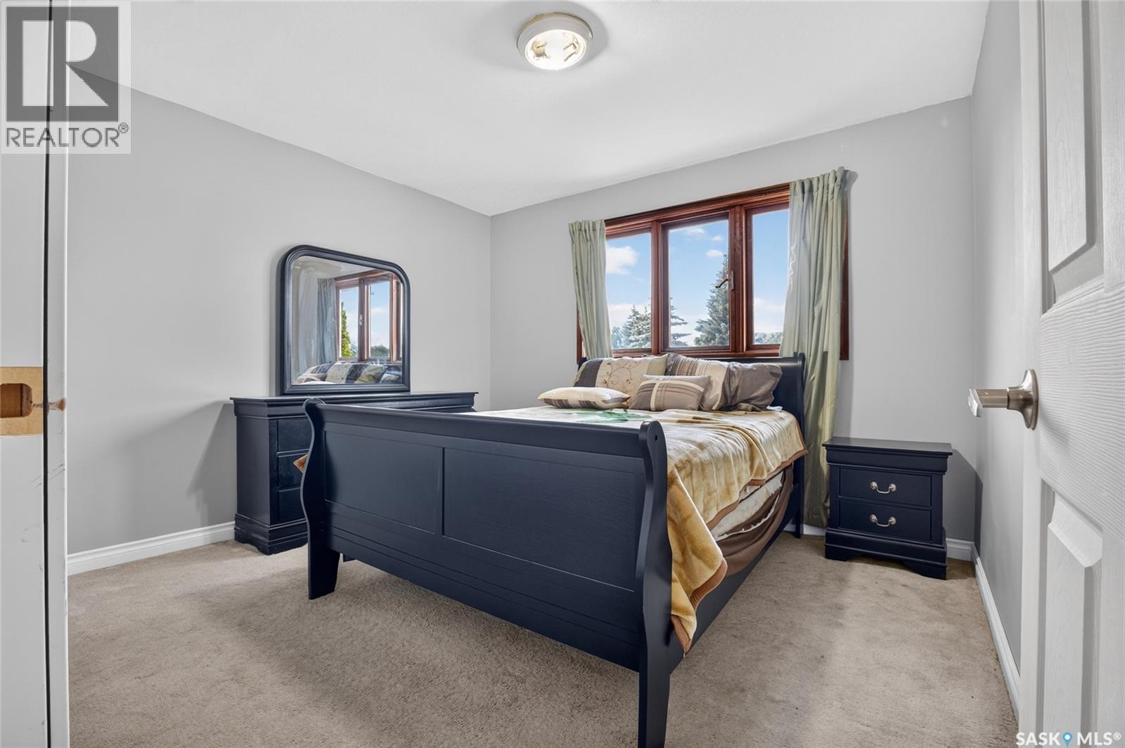2054 Braun Bay, Regina, SK - Indoor Photo Showing Bedroom