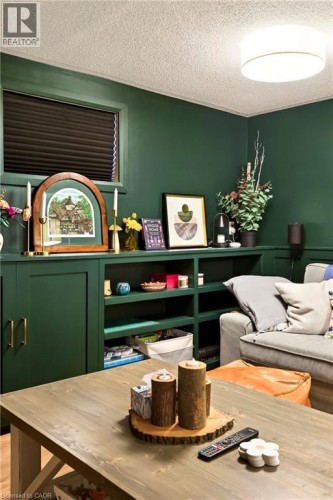 107 Reid Avenue N, Hamilton, ON - Indoor Photo Showing Other Room