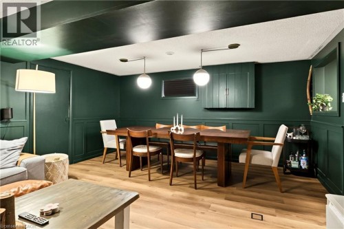 107 Reid Avenue N, Hamilton, ON - Indoor Photo Showing Dining Room