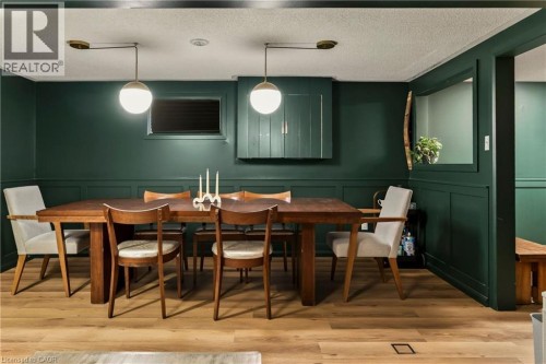 107 Reid Avenue N, Hamilton, ON - Indoor Photo Showing Dining Room