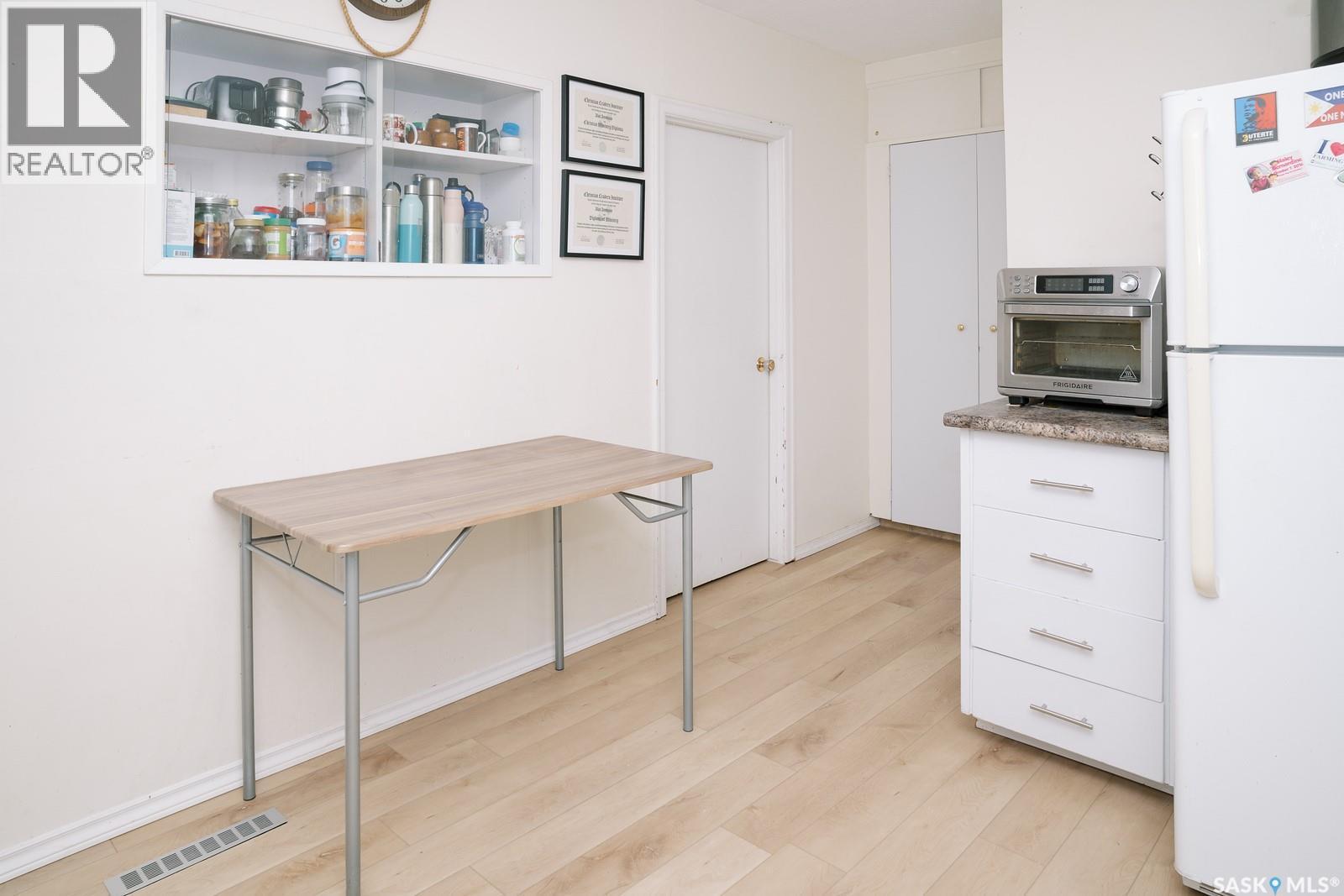 1421 H Avenue N, Saskatoon, SK - Indoor
