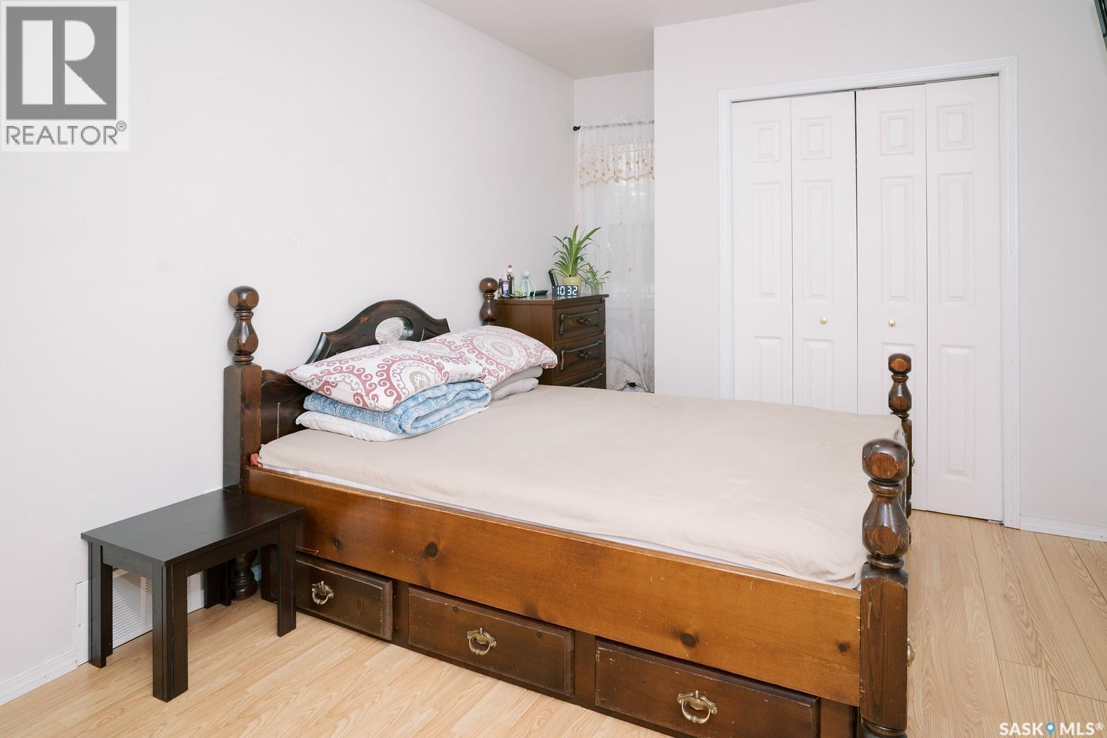1421 H Avenue N, Saskatoon, SK - Indoor Photo Showing Bedroom