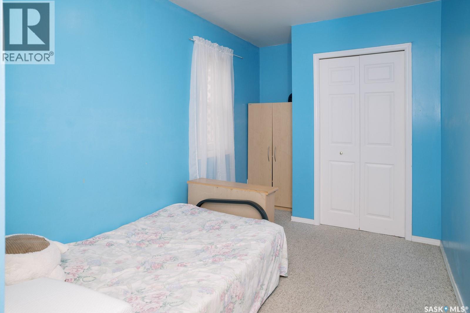1421 H Avenue N, Saskatoon, SK - Indoor Photo Showing Bedroom