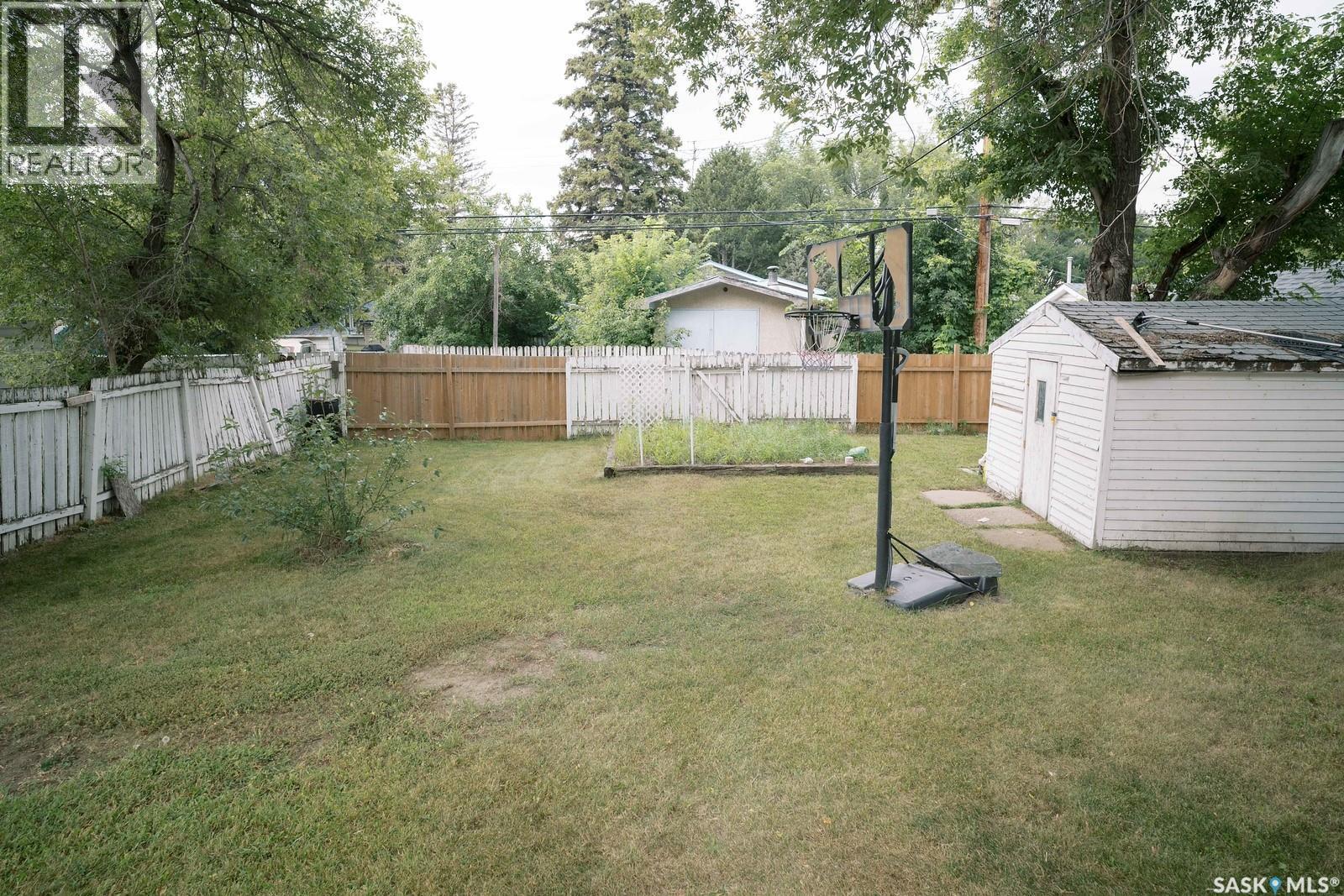 1421 H Avenue N, Saskatoon, SK - Outdoor With Backyard