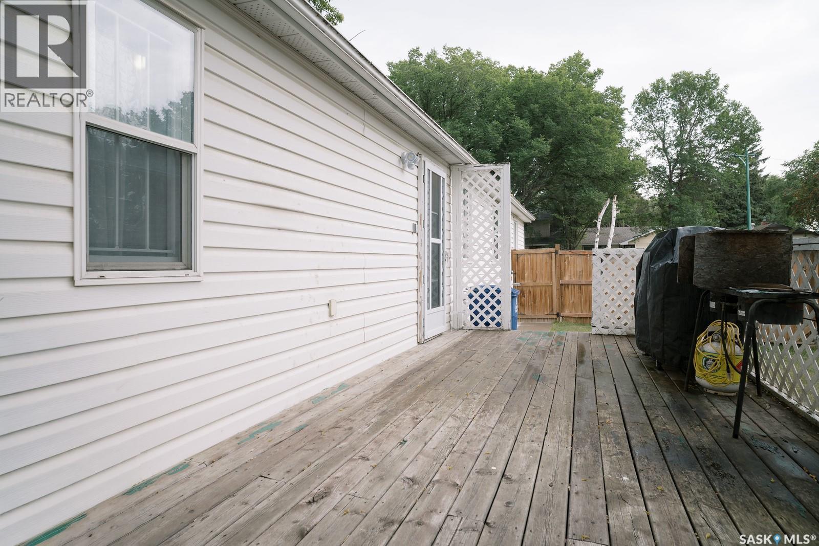 1421 H Avenue N, Saskatoon, SK - Outdoor With Deck Patio Veranda With Exterior