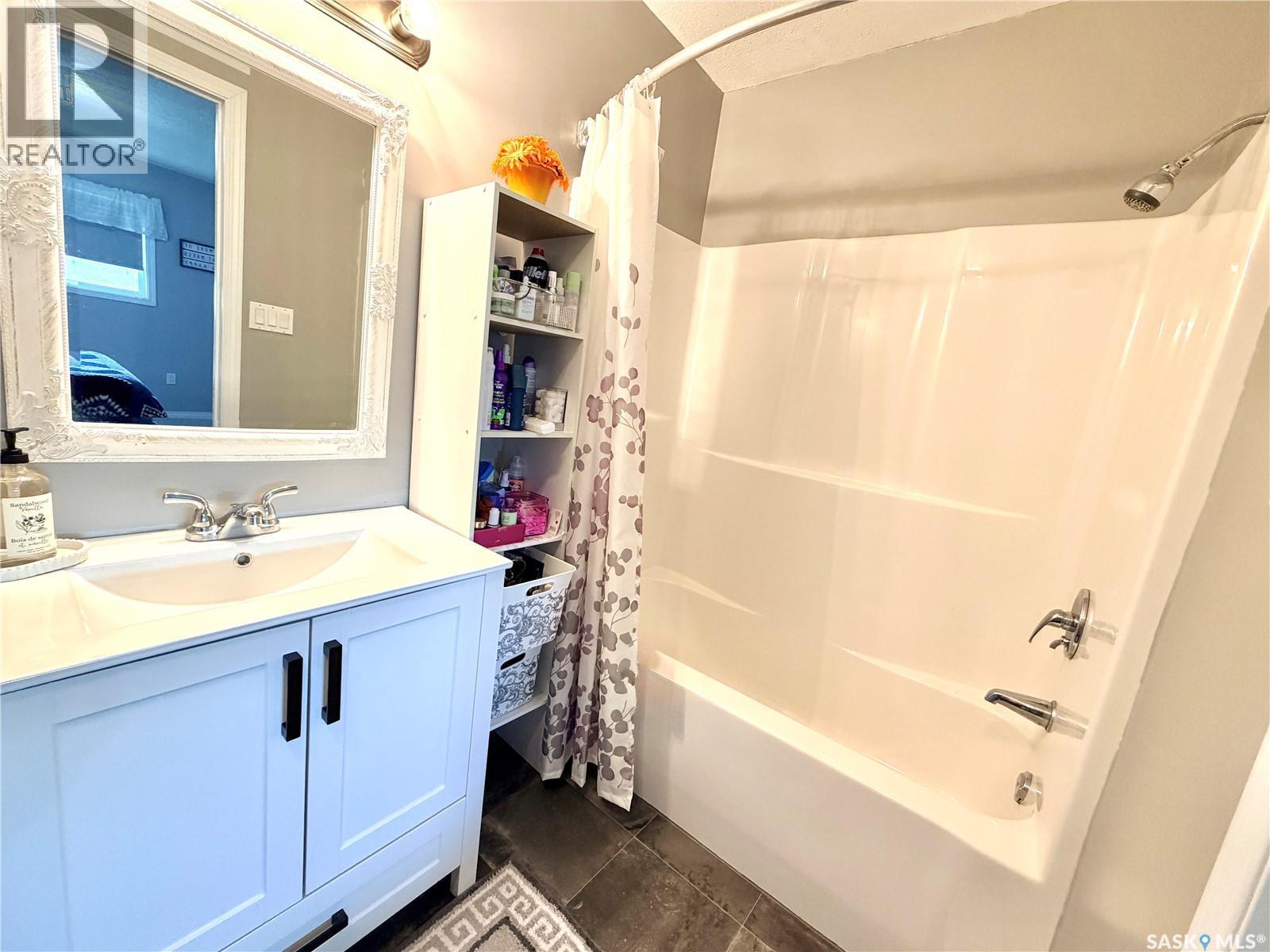 10339 Bunce Crescent, North Battleford, SK - Indoor Photo Showing Bathroom