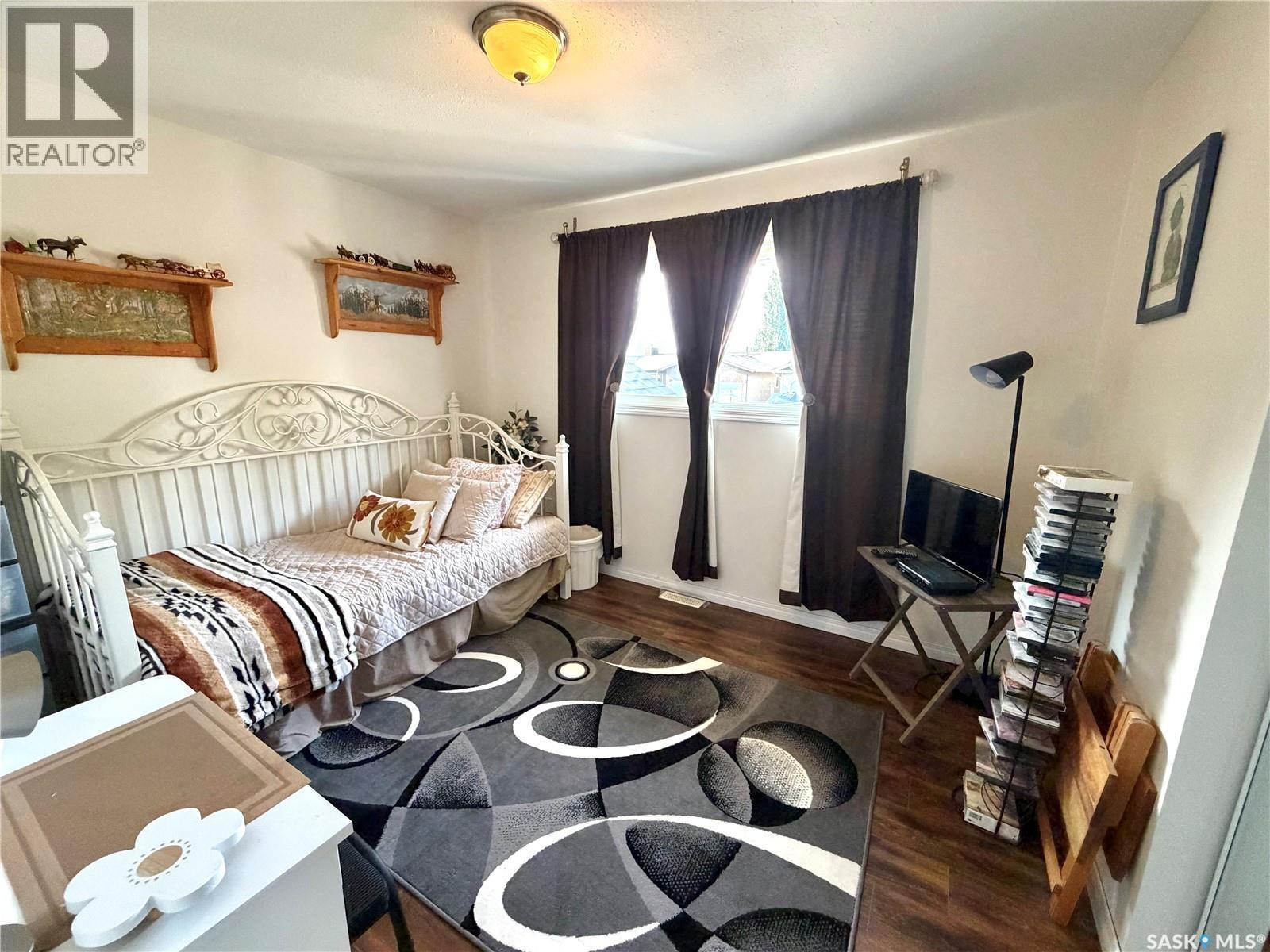 10339 Bunce Crescent, North Battleford, SK - Indoor Photo Showing Bedroom