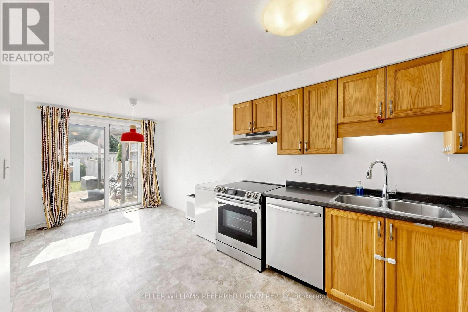 38 Activa Avenue, Kitchener, ON - Indoor Photo Showing Kitchen With Double Sink