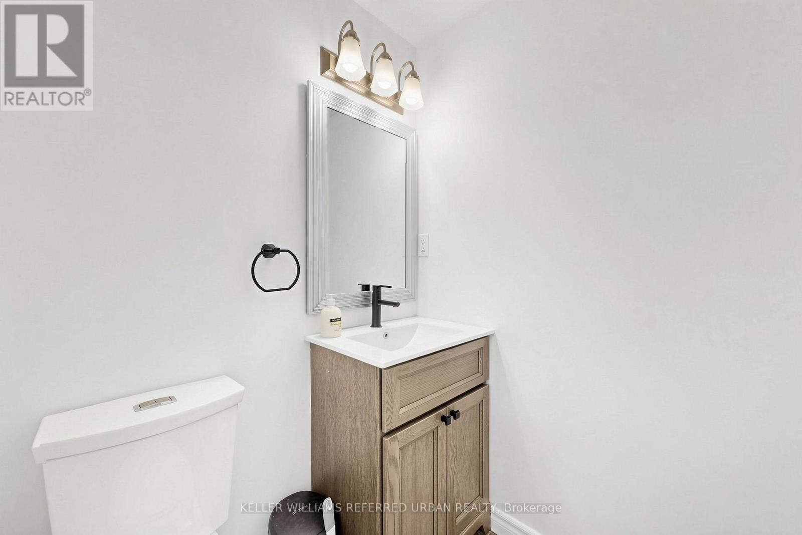 38 Activa Avenue, Kitchener, ON - Indoor Photo Showing Bathroom