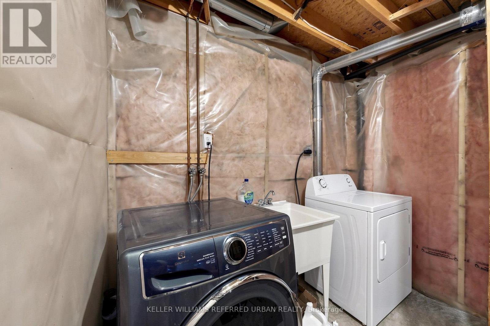 38 Activa Avenue, Kitchener, ON - Indoor Photo Showing Laundry Room