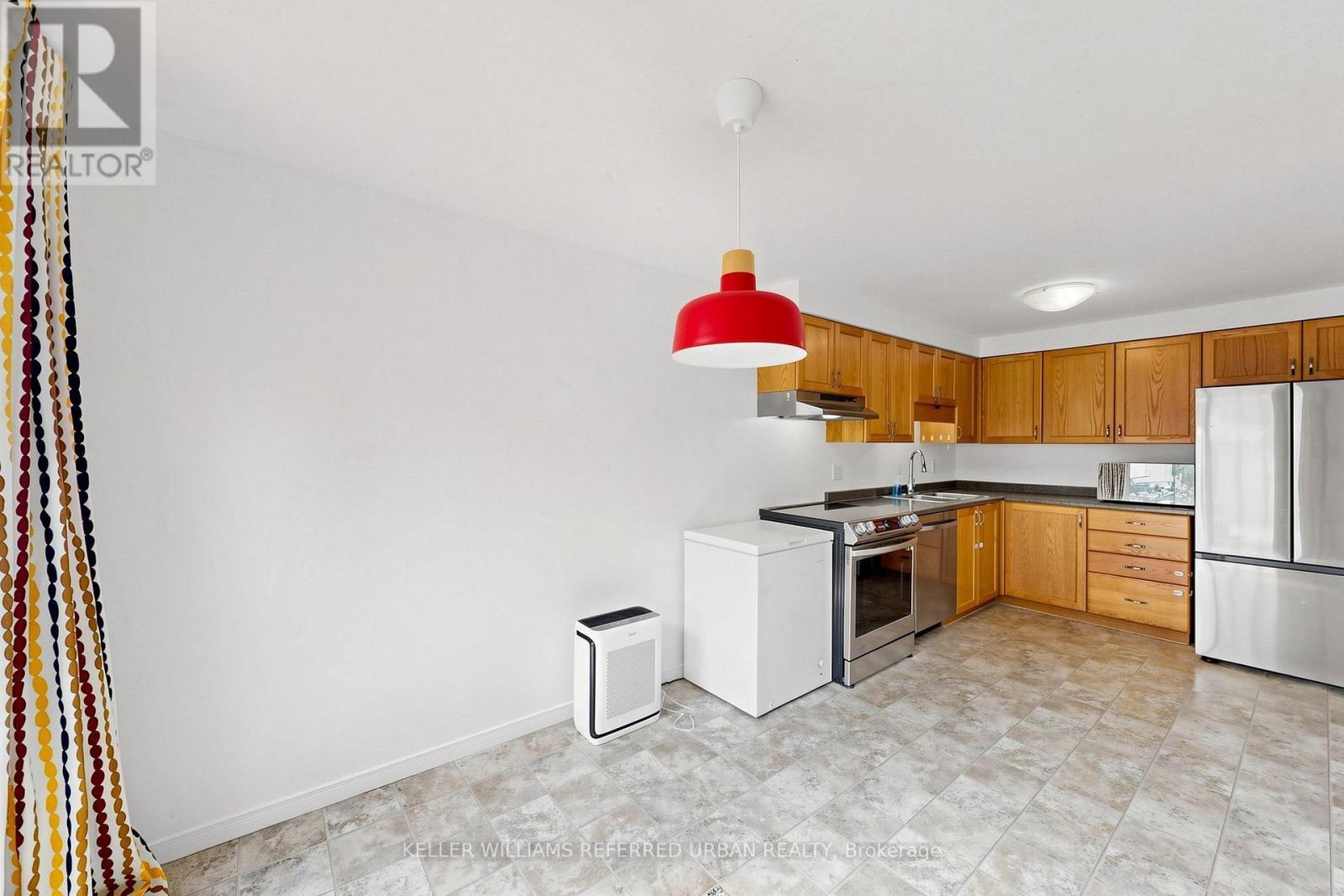 38 Activa Avenue, Kitchener, ON - Indoor Photo Showing Kitchen