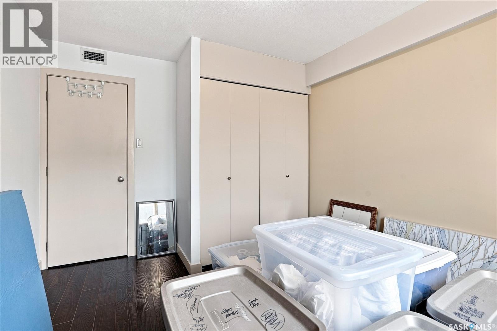 504 537 4Th Avenue N, Saskatoon, SK - Indoor