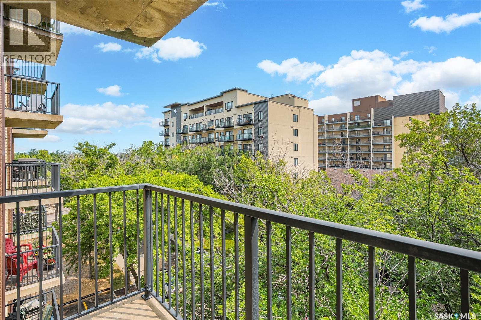 504 537 4Th Avenue N, Saskatoon, SK - Outdoor