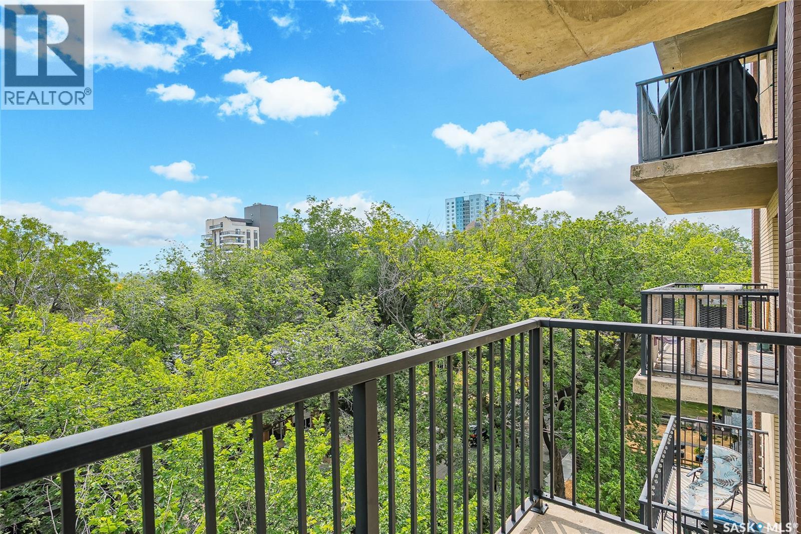 504 537 4Th Avenue N, Saskatoon, SK - Outdoor With View With Exterior