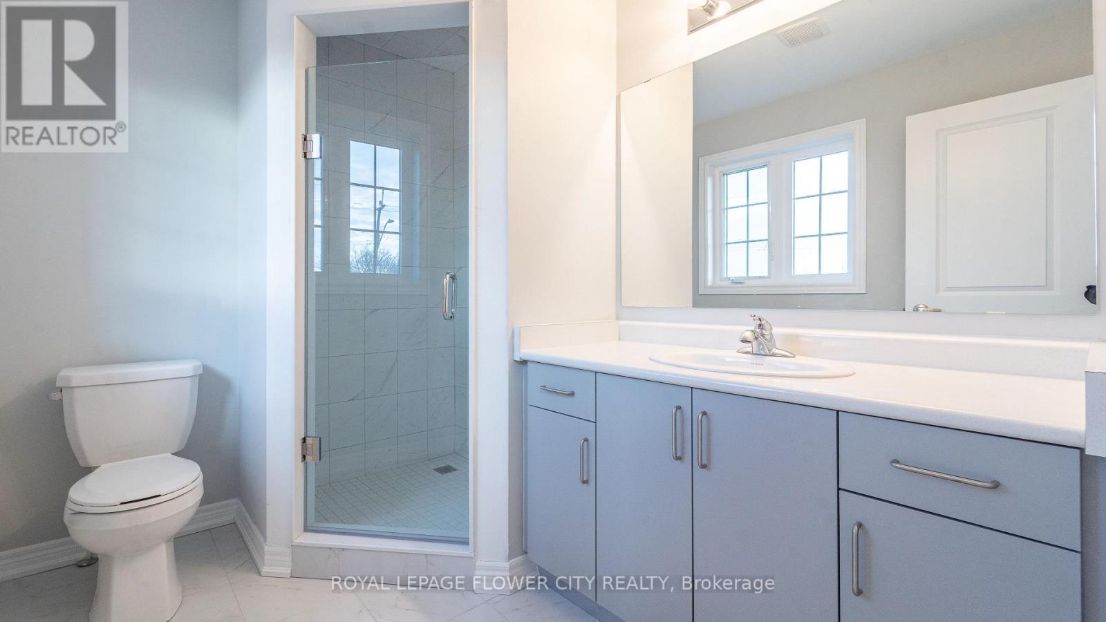 413 16Th Street E, Hamilton, ON - Indoor Photo Showing Bathroom