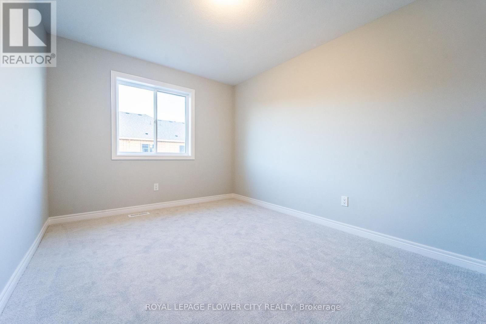 413 16Th Street E, Hamilton, ON - Indoor Photo Showing Other Room