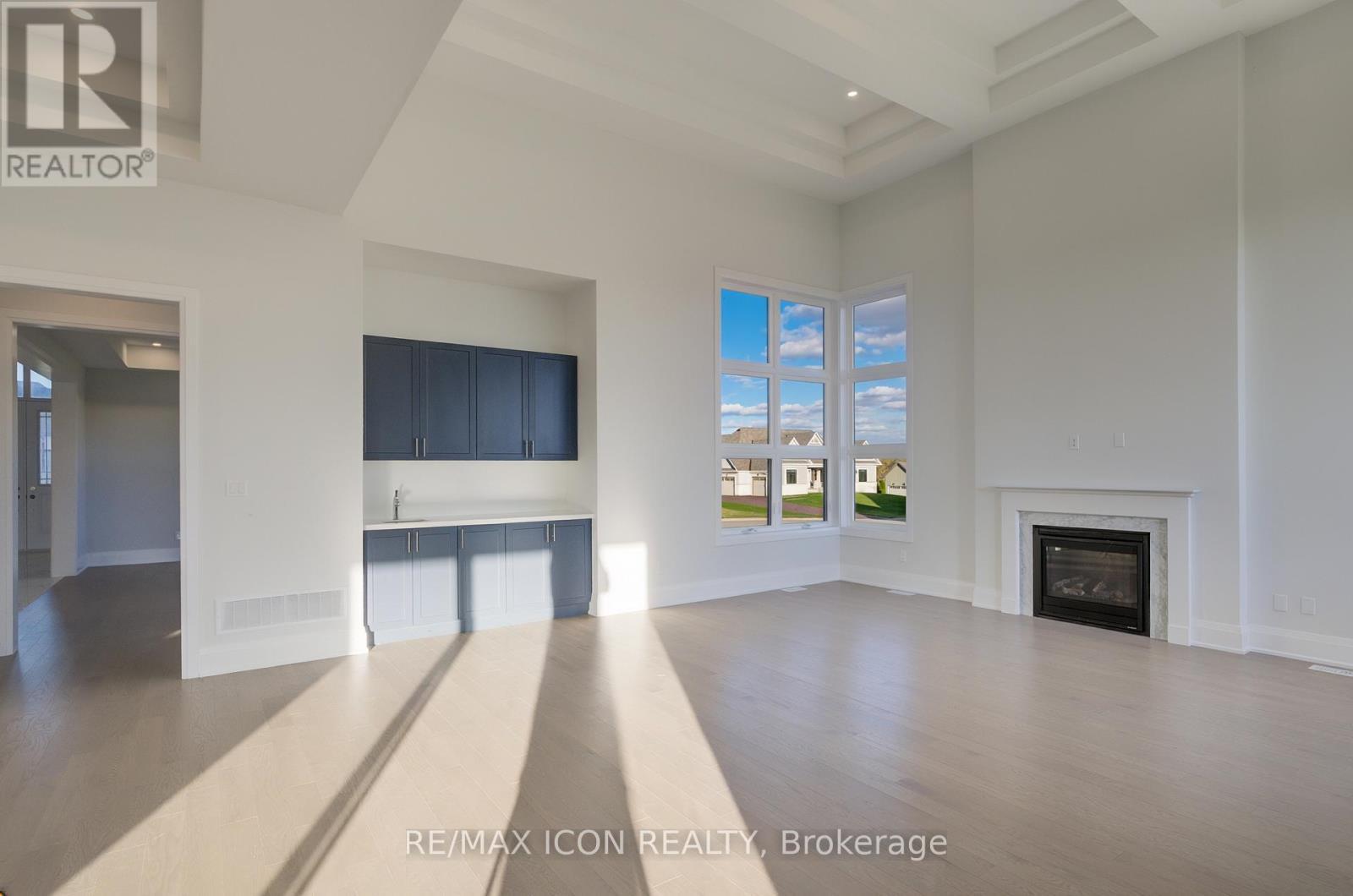 55 William Crisp Drive E, Caledon, ON - Indoor Photo Showing Living Room With Fireplace