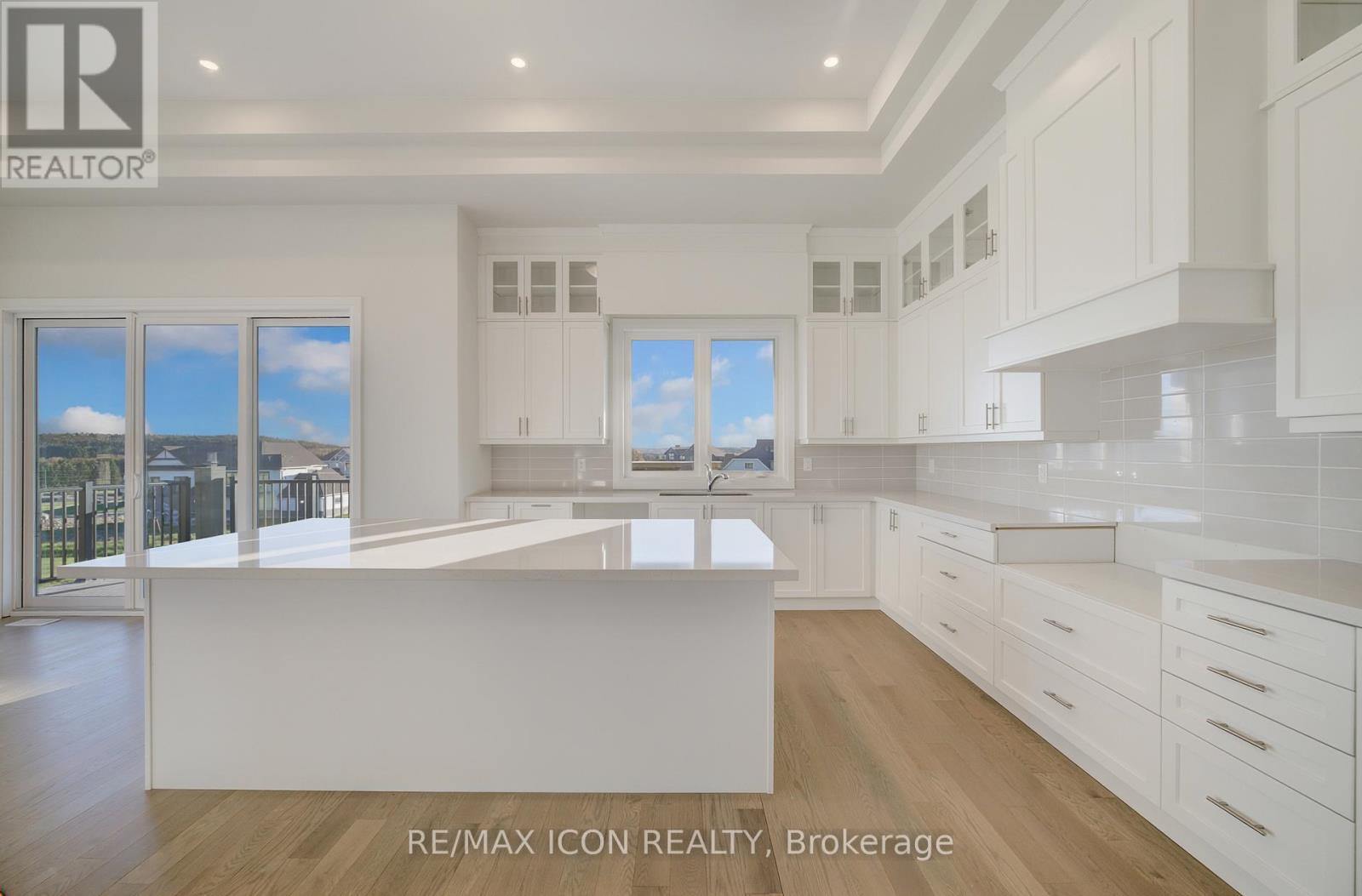 55 William Crisp Drive E, Caledon, ON - Indoor Photo Showing Kitchen