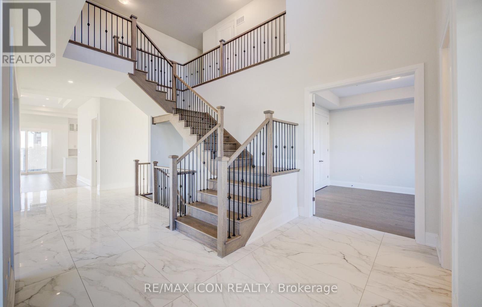 55 William Crisp Drive E, Caledon, ON - Indoor Photo Showing Other Room