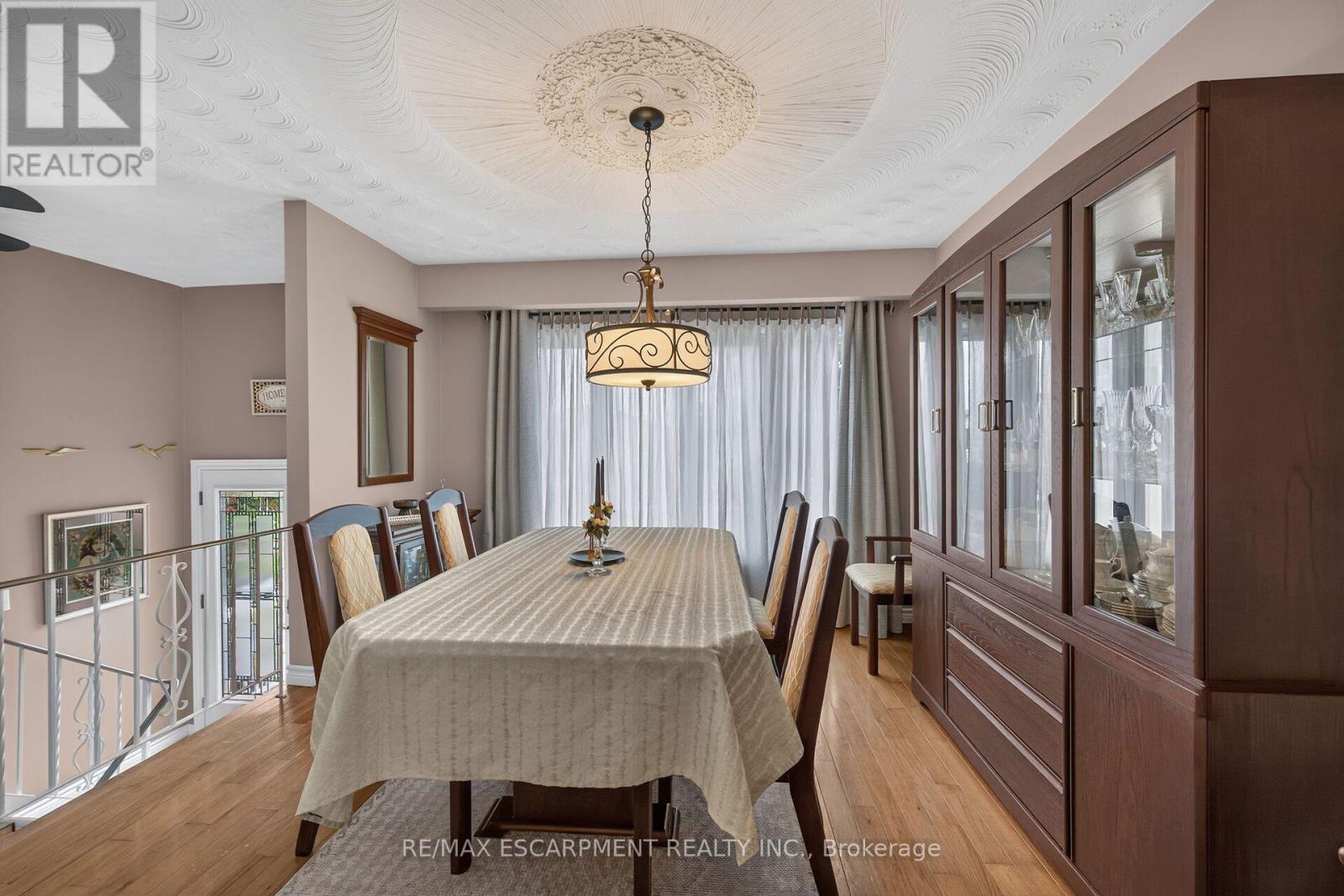 49 Brookstream Court, Hamilton, ON - Indoor Photo Showing Dining Room
