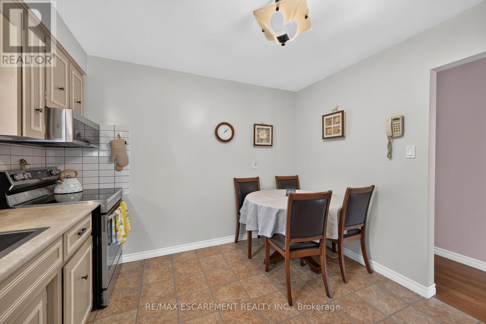 49 Brookstream Court, Hamilton, ON - Indoor Photo Showing Other Room
