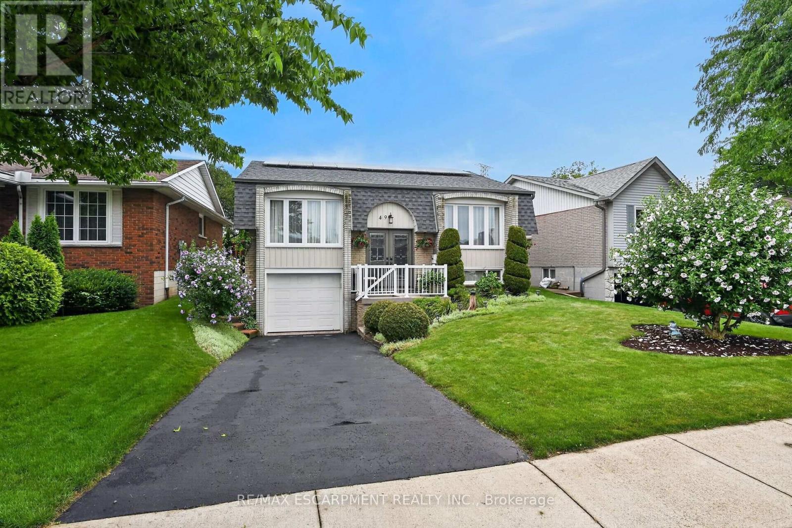 49 Brookstream Court, Hamilton, ON - Outdoor